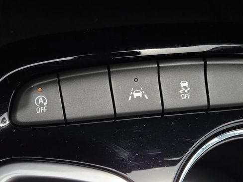 Used 2023 Buick Encore GX Select w/ Sport Touring Package FWD image 8