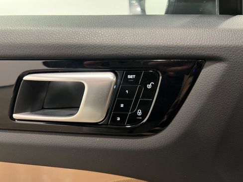 Used 2019 Porsche Cayenne image 26