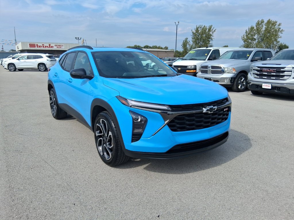 Used 2024 Chevrolet Trax RS w/ Sunroof Package FWD image 7