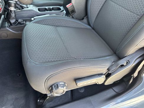 Used 2025 Jeep Wrangler Unlimited Rubicon 4xe w/ Safety Group AWD/4WD image 19