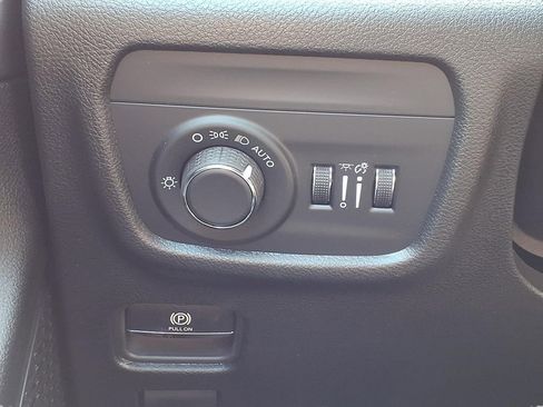 New 2025 Jeep Grand Cherokee L Altitude AWD/4WD image 17
