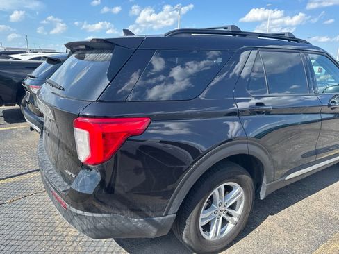 Used 2024 Ford Explorer XLT w/ Equipment Group 202A AWD/4WD image 14