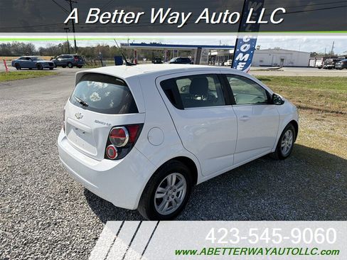 Used 2014 Chevrolet Sonic LT FWD image 3