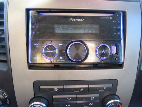 Used 2008 Nissan Titan 4x4 Crew Cab image 18