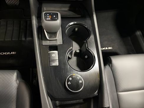 Certified 2023 Nissan Rogue SV w/ SV Premium B Package AWD/4WD image 18