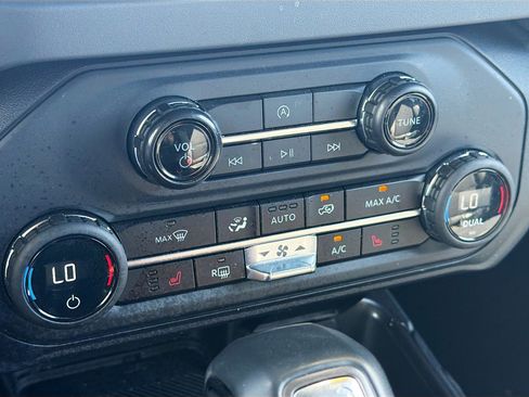 Used 2025 Ford Bronco Big Bend image 32