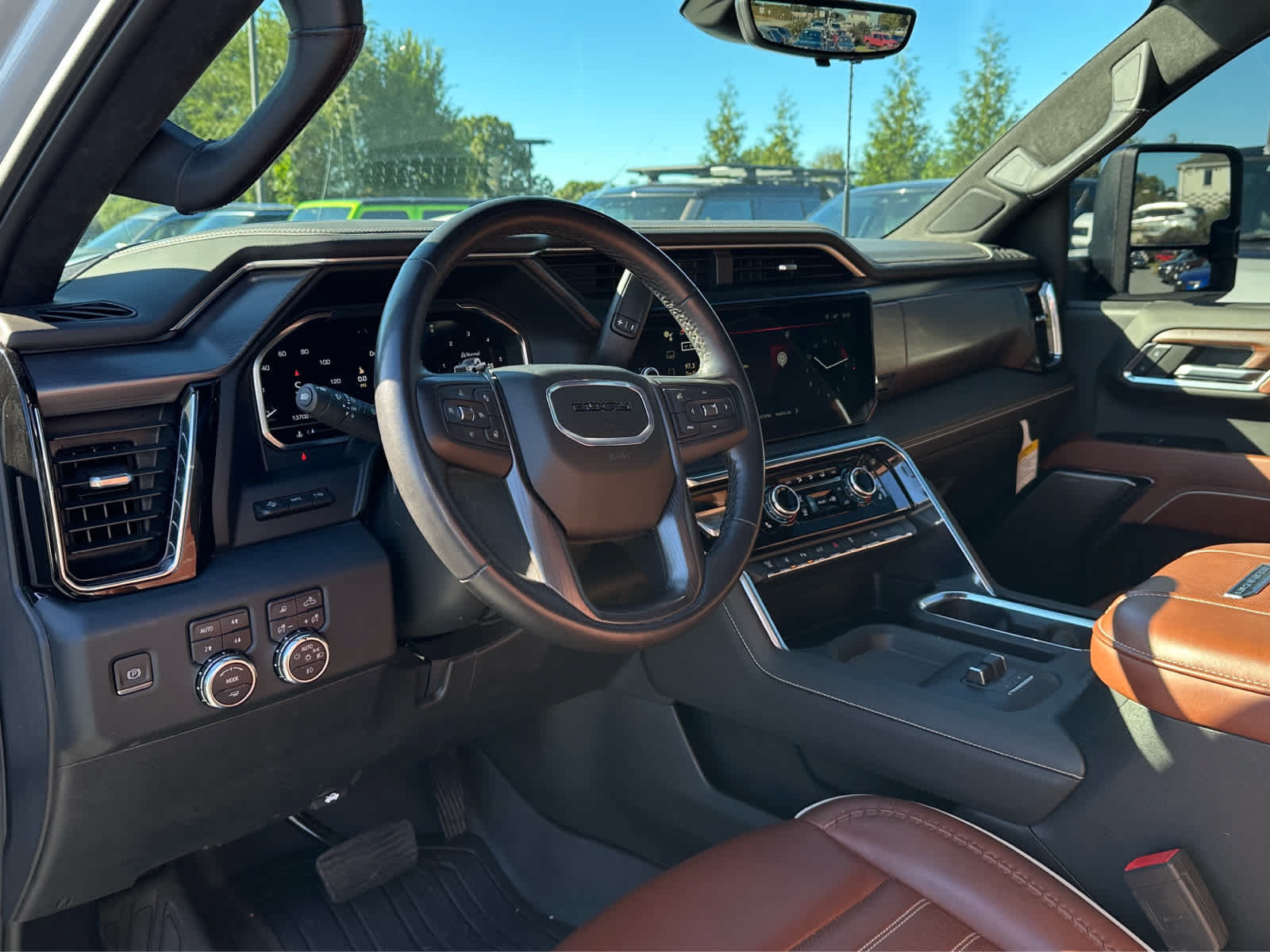 Used 2024 GMC Sierra 2500 Denali Ultimate w/ Snow Plow Prep/Camper Package AWD/4WD image 9