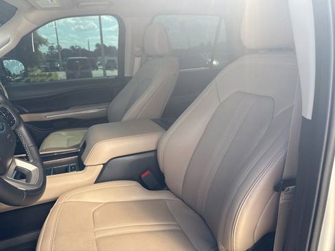 Used 2024 Ford Expedition Limited RWD image 10