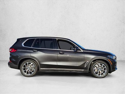 Certified 2023 BMW X5 xDrive40i w/ Executive Package image 4