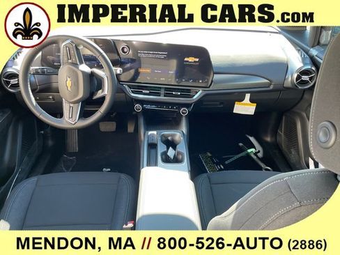 New 2026 Chevrolet Equinox EV LT image 18