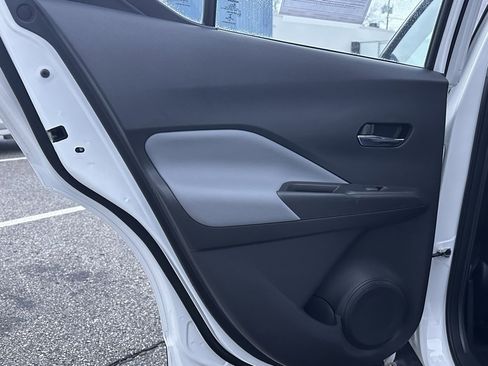 Used 2021 Nissan Kicks SR w/ SR Premium Package image 13