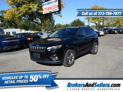 Used 2019 Jeep Cherokee Latitude Plus w/ Comfort/Convenience Group image 1