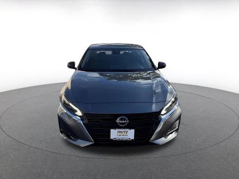 Used 2025 Nissan Altima 2.5 SV image 4