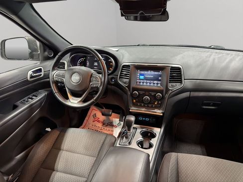 Used 2021 Jeep Grand Cherokee Laredo image 20