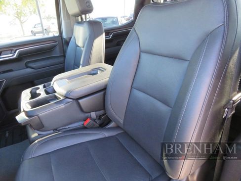 Used 2024 GMC Sierra 1500 SLT image 16