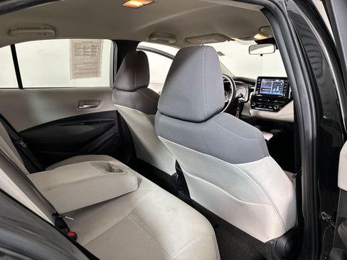 Used 2021 Toyota Corolla LE image 36