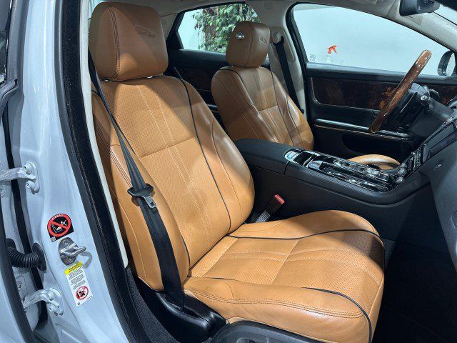 Used 2016 Jaguar XJ R-Sport RWD image 56
