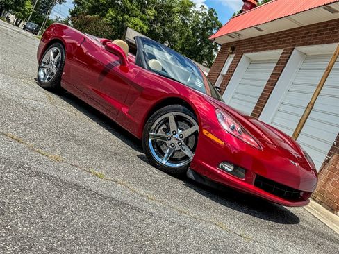 Used 2008 Chevrolet Corvette Convertible w/ Preferred Equipment Group RWD image 30