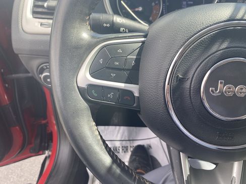 Used 2019 Jeep Compass Latitude FWD image 12