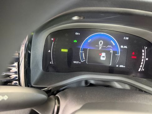 Used 2025 Toyota Camry LE image 39