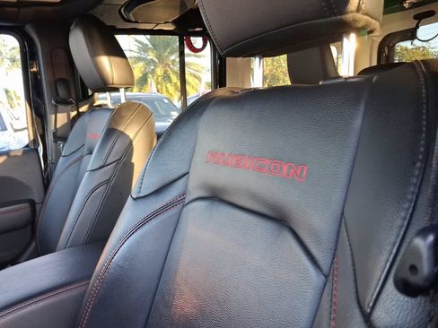 Used 2021 Jeep Wrangler Unlimited Rubicon AWD/4WD image 16