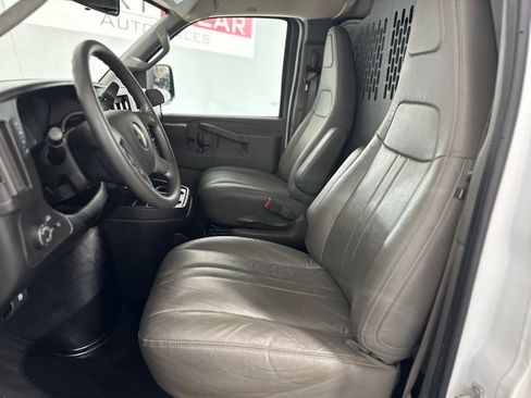 Used 2017 Chevrolet Express 2500 image 27