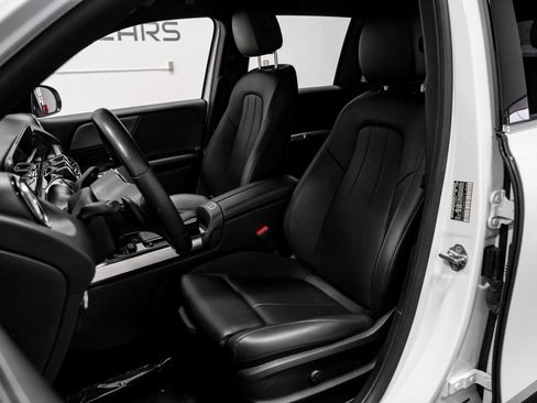 Used 2021 Mercedes-Benz GLB 250 w/ Premium Package image 36