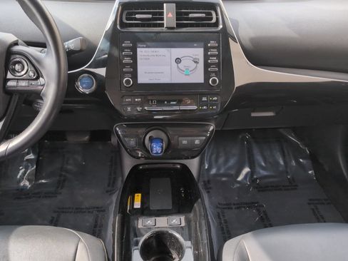 Used 2020 Toyota Prius XLE w/ Premium Convenience Package FWD image 15