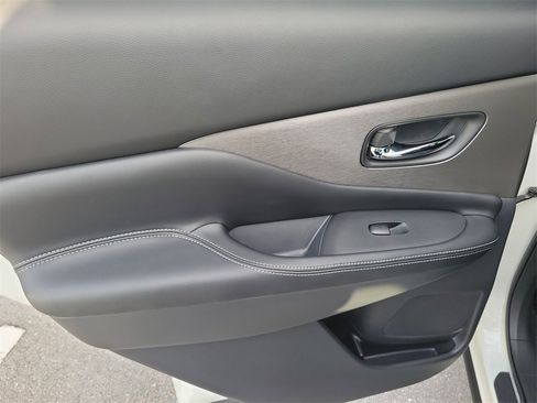 Certified 2024 Nissan Murano SV image 11