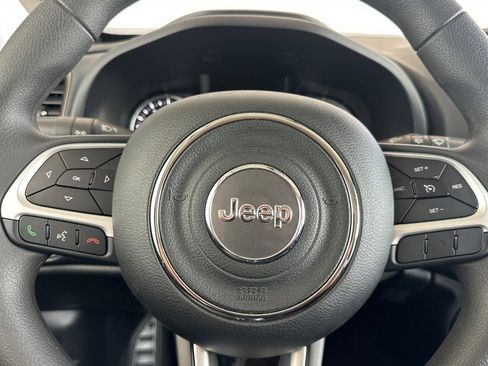 Used 2023 Jeep Renegade Latitude AWD/4WD image 23