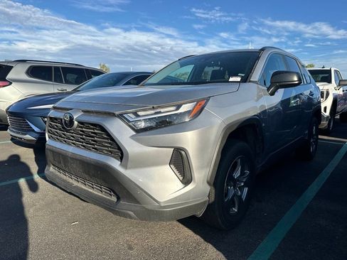 Used 2025 Toyota RAV4 LE AWD/4WD image 10