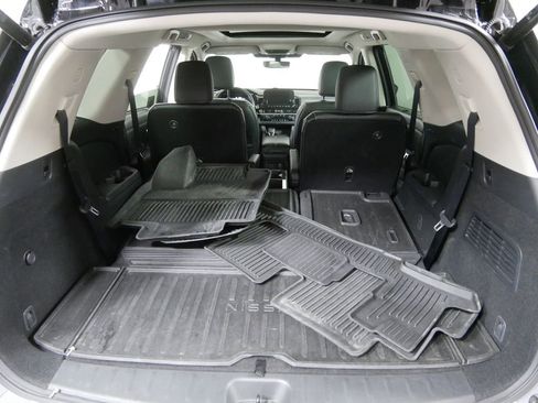 Used 2023 Nissan Pathfinder Platinum image 5