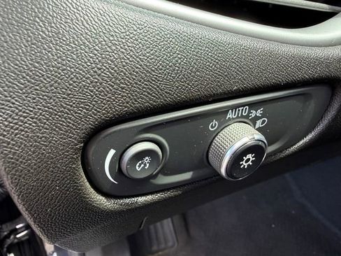 Used 2023 Chevrolet Malibu LT FWD image 15