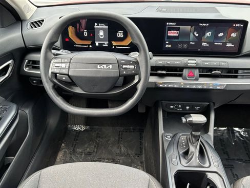 Used 2025 Kia K4 LXS image 33