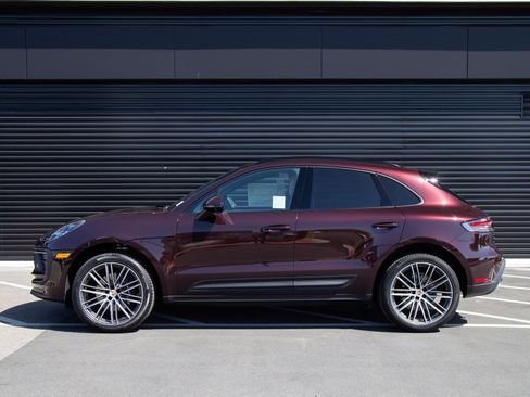 New 2026 Porsche Macan AWD/4WD image 2