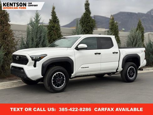 Used 2025 Toyota Tacoma TRD Off-Road AWD/4WD image 1
