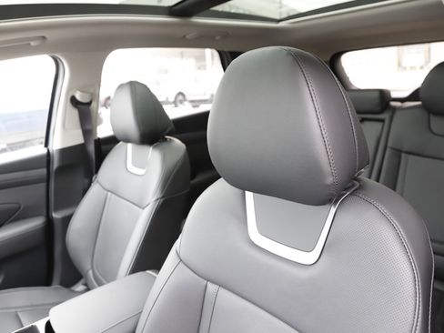 New 2026 Hyundai Tucson Limited AWD/4WD image 12