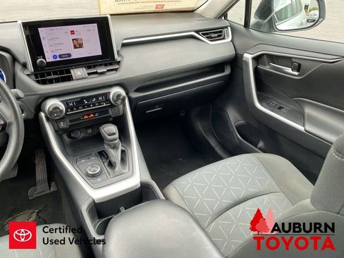 Used 2024 Toyota RAV4 XLE AWD/4WD image 27