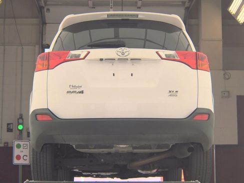 Used 2013 Toyota RAV4 XLE AWD/4WD image 5