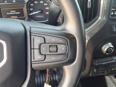 Used 2022 GMC Sierra 3500 Pro w/ Convenience Package image 9