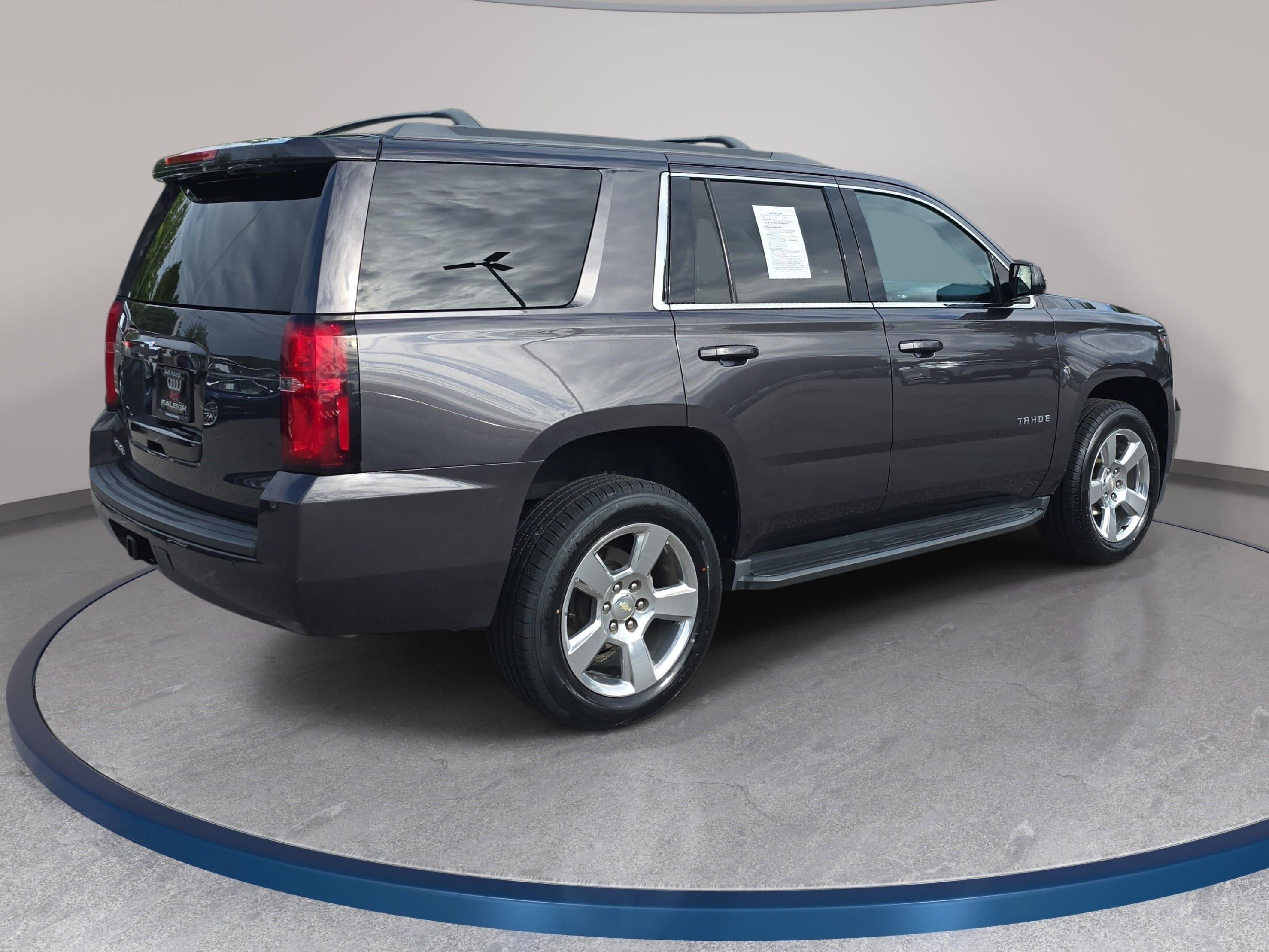 Used 2018 Chevrolet Tahoe LS w/ Enhanced Driver Alert Package RWD image 5