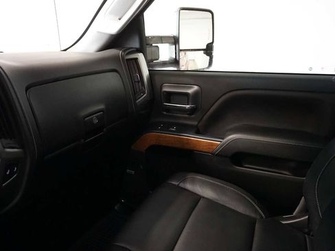 Used 2019 Chevrolet Silverado 2500 LTZ w/ Duramax Plus Package image 24
