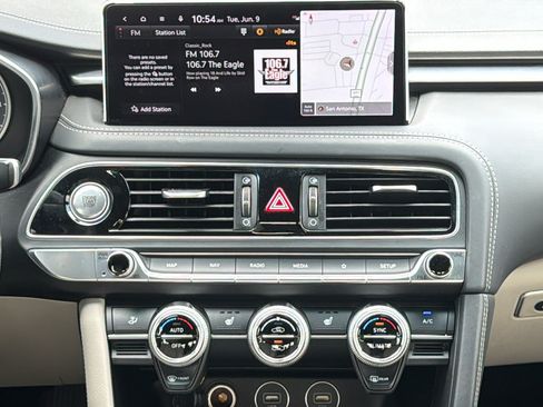 Used 2023 Genesis G70 2.0T RWD image 18