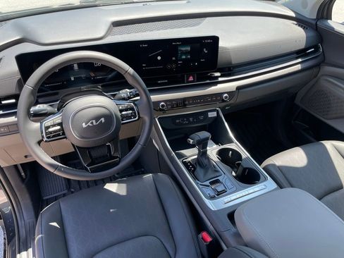 New 2026 Kia Carnival EX FWD image 23