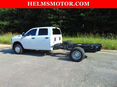 New 2026 RAM 3500 Tradesman w/ Chrome Appearance Group image 7