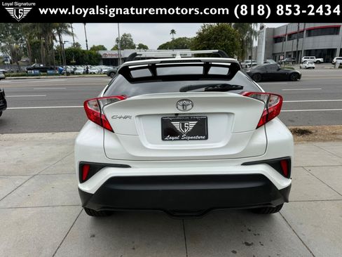 Used 2019 Toyota C-HR XLE FWD image 6