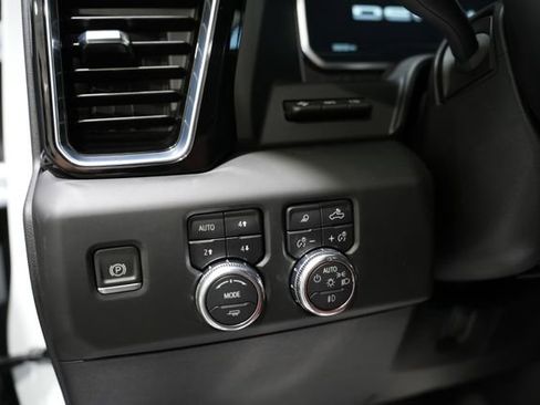 Used 2024 GMC Sierra 3500 Denali Ultimate image 13