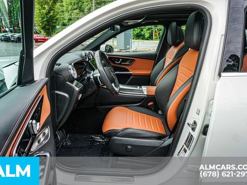 Used 2025 Mercedes-Benz GLC 350e 4MATIC image 18