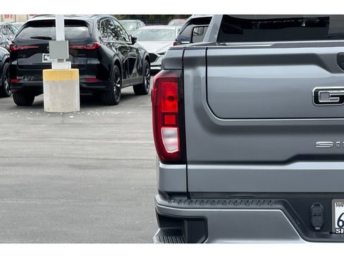 Used 2022 GMC Sierra 1500 Elevation w/ LPO, Elevation Black Package AWD/4WD image 14