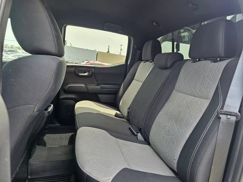 Used 2023 Toyota Tacoma TRD Off-Road w/ Technology Package AWD/4WD image 18